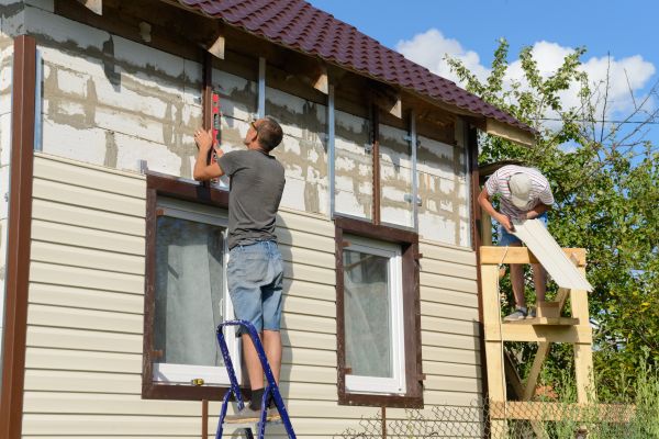 Cost of Handyman Siding Repair in Manchester