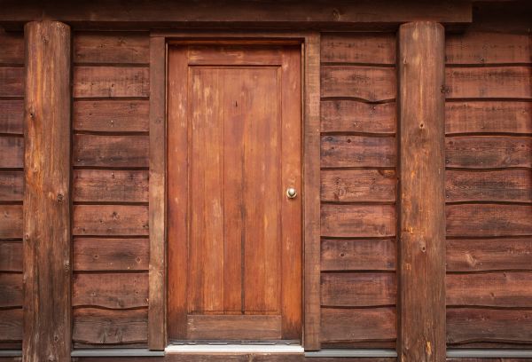 Log Cabin Siding Installation in Manchester