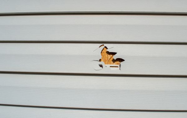 Siding Hole Patching in Manchester